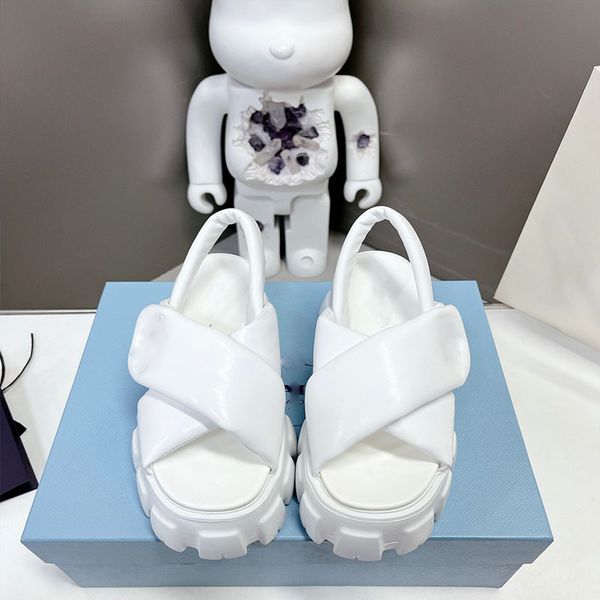 

p soft lambskin muffin platform shoes bread slipper size: 35-40, Black