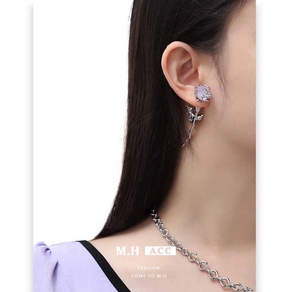 

new chinese style metal rose earrings female imitation mineral resin niche design light sweet and cool needle earrings, Golden