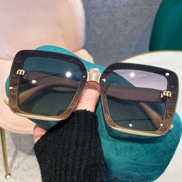 

2023 new spring m home mui street sminimalist classic sunglasses windshields 7703, White;black