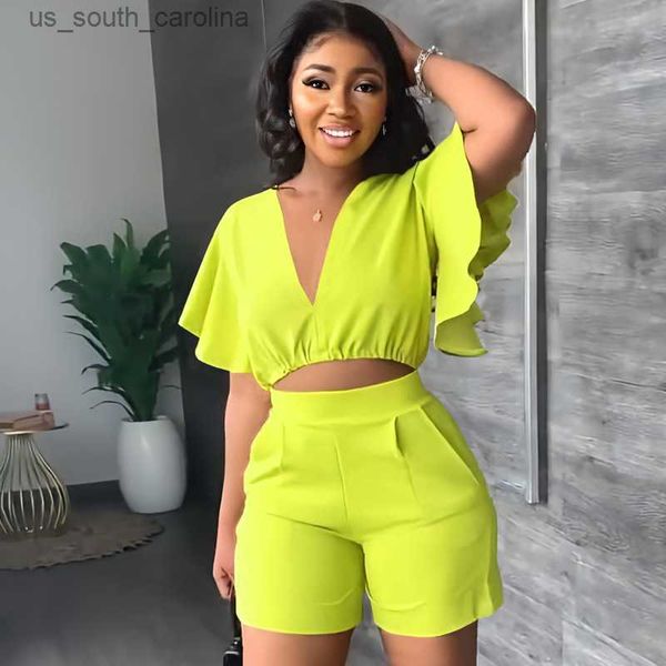 

fashion two piece set women v neck ruffles sleeve crop pockets shorts suit 2023 summer street solid tracksuit outfits l230522, White