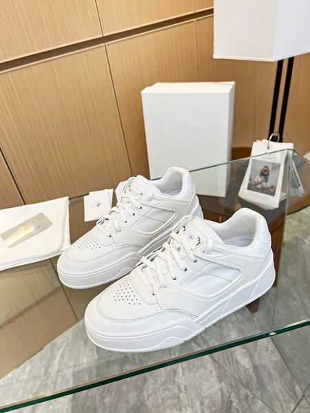 

2023 designer sneakers calfskin casual shoes reflective shoes vintage suede leather trainers all-match stylist sneaker shoe 0605, Black