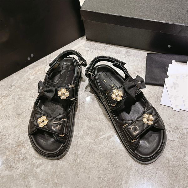 

designer sandals luxury cc beach shoes women fashion slides outdoor slippers woman shoe summer casual leather footwear kaj