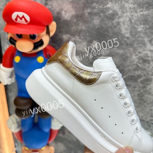 

2023designer mens quality classics flat sneaker casual shoes leather white letter overlays fashion platfnorm sneakers, Black