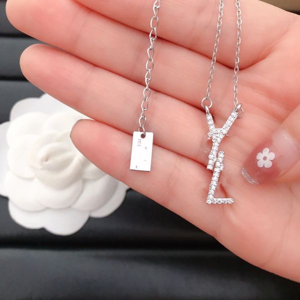 

european and american letter necklaces, high-end sense color retention gold necklaces, women's minimalist collarbone chains, Silver