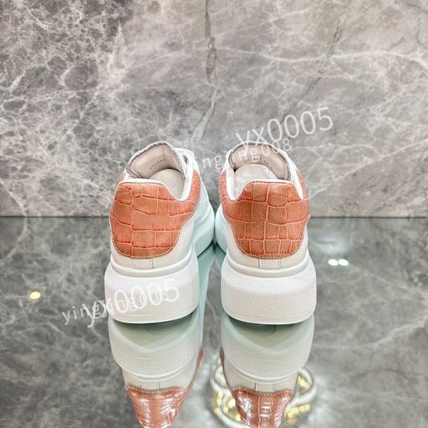 

designer womans quality classics flat sneaker casual shoes leather white letter overlays fashion platfnorm sneakers, Black