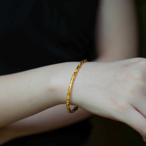 

charm bracelets bangle effortless fashionable 2023 new niche design gold bracelet french style, Golden;silver