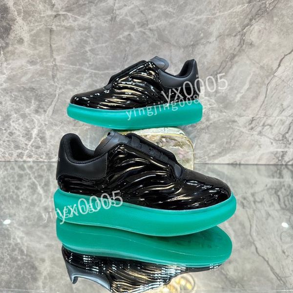 

designer woman quality classics flat sneaker casual shoes leather white letter overlays fashion platfnorm sneakers2023, Black