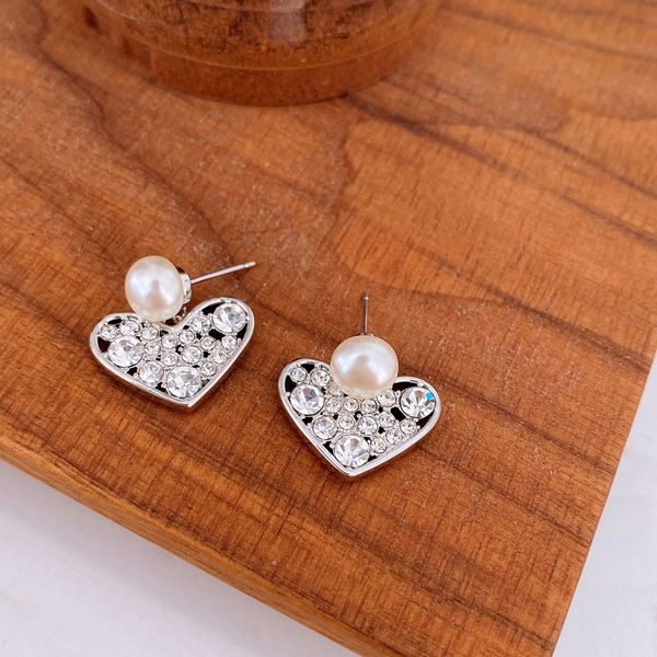 

fashion simple designer earrings luxury classic charm love shuttle diamond women's party wedding gift women love earrings accessories e, Golden;silver