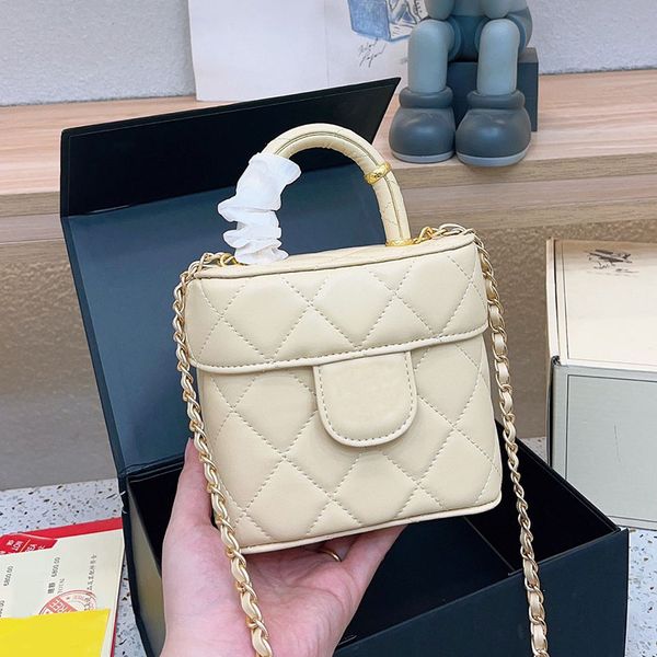 

handle women designer vanity box bag carved gold meta hardware real leather matelasse chain clutch shoulder handbag mini cosmetic case purse