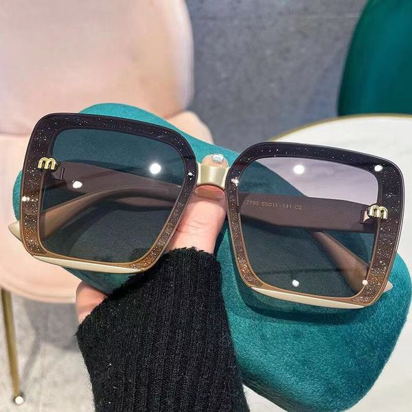 

miu large frame sunglasses for women with a high-end feel 2023 new glasses with uv protection and sun protection for men's sunglasses, White;black