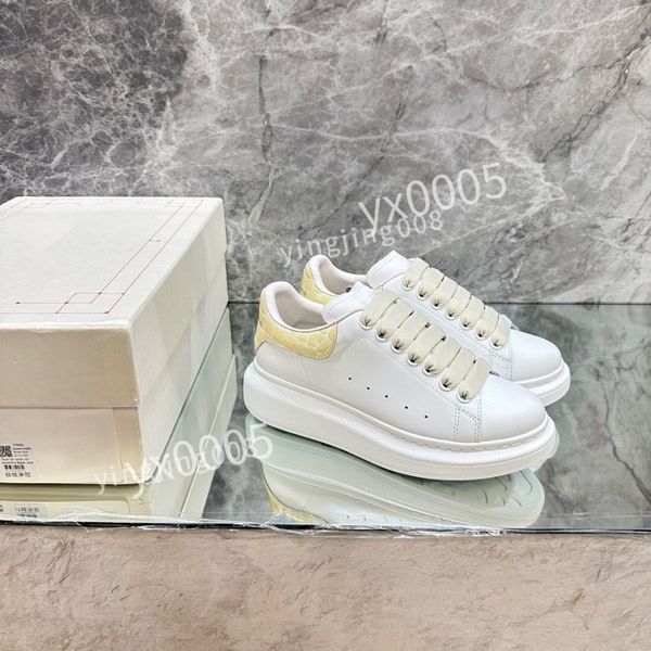 

new designer mens women quality classics flat sneaker casual shoes leather white letter overlays fashion platfnorm sneakers2023, Black