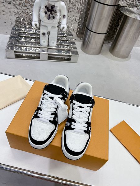 

2023 luxury designer woman shoe leather lace up men fashion platform sneakers white black mens womens casual 0607