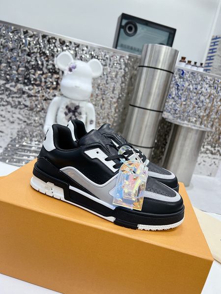 

2023 boots snow boot designer sneakers ankle short boot winter shoes triple black chestnut purple pink navy grey classic womens ladies 0607