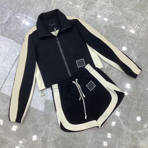 

Deisgner Women Tracksuits Contrast Color Long Sleeve Webbing Jacket Shorts Casual Street Style Sportswear Summer Sports Outfit Woman Zipper Design Tops, Black with label.