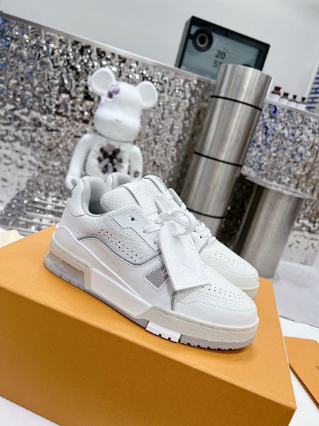 

2023 luxury designer woman shoe leather lace up men fashion platform sneakers white black mens womens casual shoes chaussures 0607