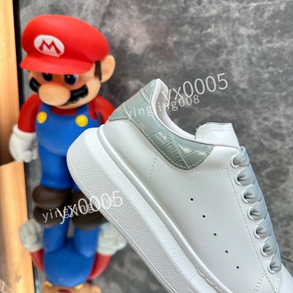 

2023new designer men womens quality classics flat sneaker casual shoes leather white letter overlays fashion platfnorm sneakers, Black