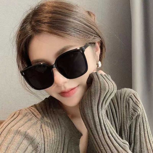 

new large frame female fashionable gm tiktok net red same anti ultraviolet sunshade male sunglasses batch, White;black