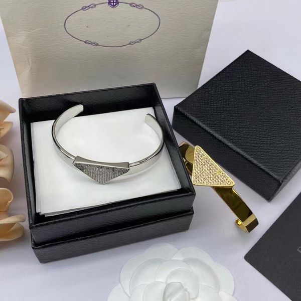 

european and american letter bracelets, hip-hop, cool couple accessories, fashionable, casual, versatile, domineering, and popular on the in, Golden;silver