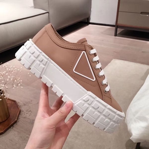 

new designer mens causal shoes fashion mens leather lace up platform sole sneakers white black mens womens luxury velvet suede 444