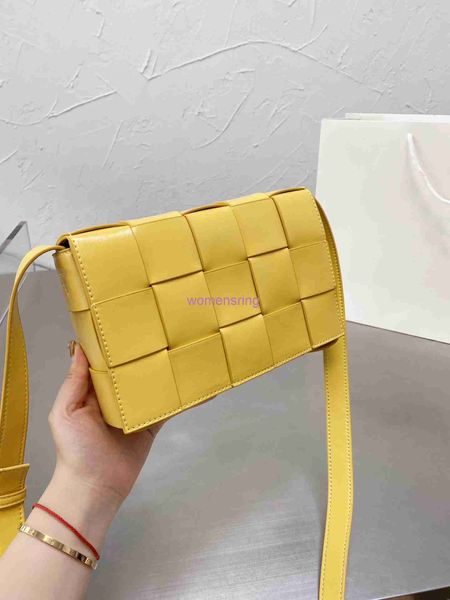 

2023 luxury designer ladies famous brand messenger bag woven pillow bag ladies multicolor bag