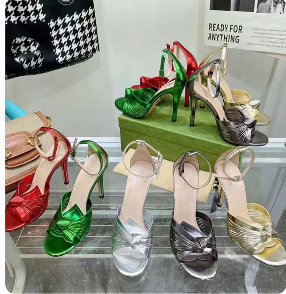 

2023 lady sandals high-heeled runway look luxury designers shoe paris dress classics designer sandals 5 styles summer leather beach flip fli, Black