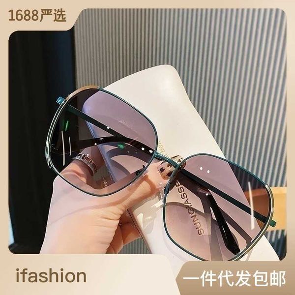 

2023 new polarization brand sunglasses women with large and slim shadows for men's korean edition uv protection plain face mirror, White;black