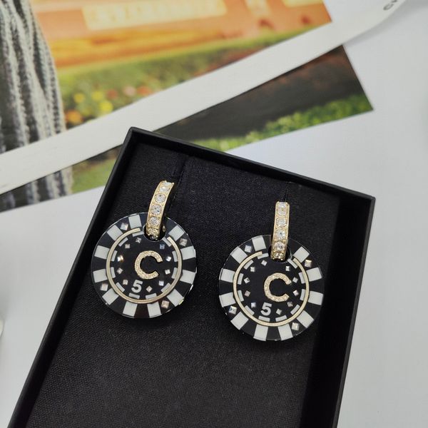 

2023 luxury quality charm round shape drop earring with diamond and black color design have box stamp ps7078b, Golden