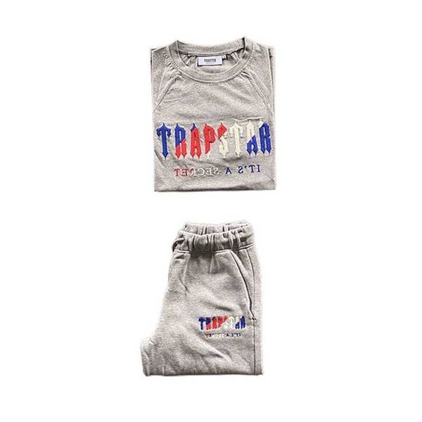 

luxury designer uk london trapstar t shirt irongate arch chenille short set embroidered tracksuit eu sizes xs-xxl ezsy, Gray