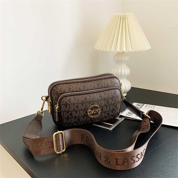 

advanced women's bag crossbody bag 2023 new fashion printed women's chest bag versatile broadband shoulder bag 75% outlet wholesal
