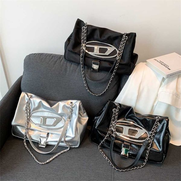 

(second hair) double chain stray bag large capacity crossbody bag pleated shoulder bag commuting bag trend 80% clearance sale
