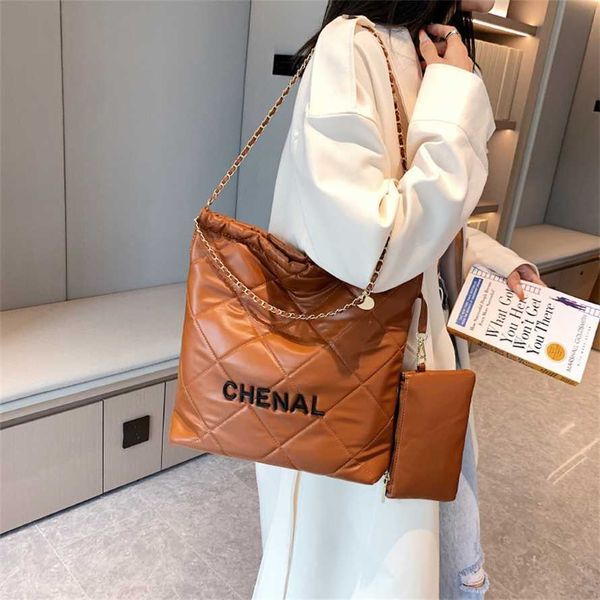 

2023 wandering bag women's oil wax skin soft face chain one shoulder crossbody bag versatile linggetote bag 85% outlet wholesale