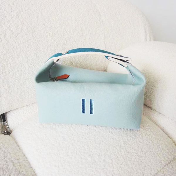 

cosmetic pouch toiletry clutch bag womens wallet mens summer wash cross body underarm makeup bag luxurys designer storage weekender totes sh