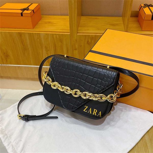 

2023 fashion new versatile imprinted small square bag handheld one shoulder diagonal straddle chain letter versatile women's bag 80% on