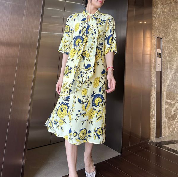 

runway dress 2023 spring & summer floral printed silk dress, Black