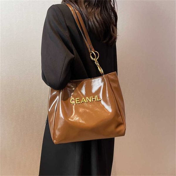 

high and leather pattern carrying women's bag 2023 new minimalist summer commuting single shoulder tote bag 60% factory outlet sale
