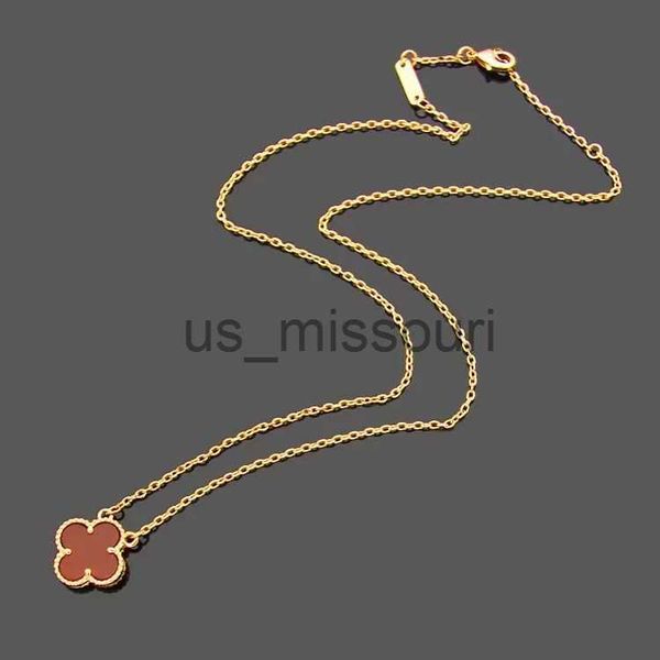 

pendant necklaces 2023womens luxury designer necklace fashion fourleaf clover cleef pendant necklace 18k gold necklaces jewelry j230612, Silver