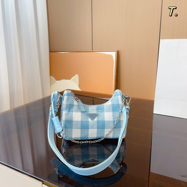 

2023 new men's and women's multi-functional crossbody bag, three-in-one, multi-functional leisure fashion with the latest style1