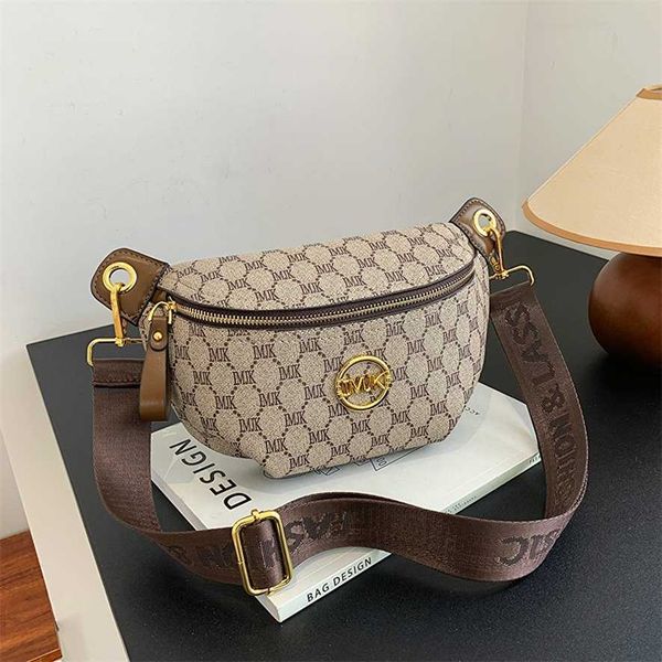 

2023 new fashion casual chest bag women's bag high grade versatile ins red one shoulder crossbody bag small bag 75% outlet wholesale