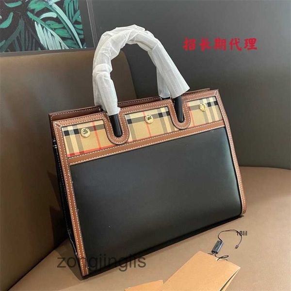 

bag new fashion burbreryes bags women handbags 2023 fashion color matching portable messenger dualpurpose womens bag 8vff