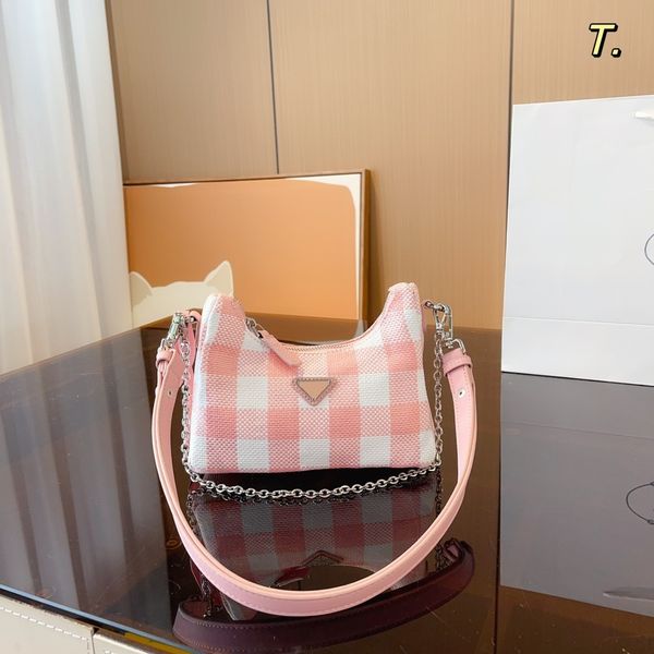 

2023 new men's and women's multi-functional crossbody bag, three-in-one, multi-functional leisure fashion with the latest style2