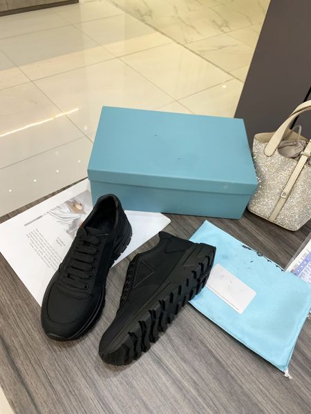 

2023 luxury designer casual shoes embossed sneaker white black mens sneakers 444