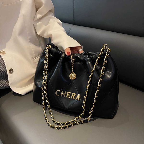 

large capacity bag women's bag new fashion autumn and winter fashion lingge chain versatile one shoulder crossbody bag water bucket bag