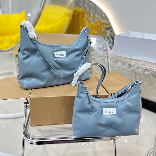 

2023 designer margiela slam glam shoulder bags shopping bucket hobo puff serials soft leather belts handbags maison soft cloud womens purses