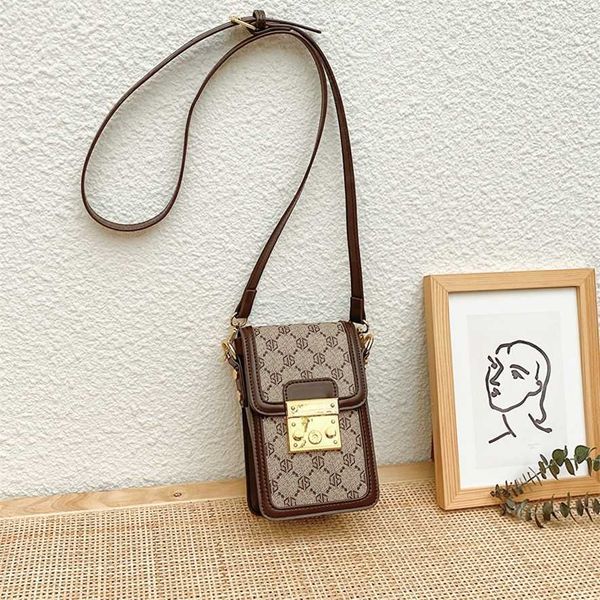 

2023 new fashion casual phone bag versatile ins network red crowd contrast color one shoulder crossbody small bag 75% outlet wholesale, Red;black