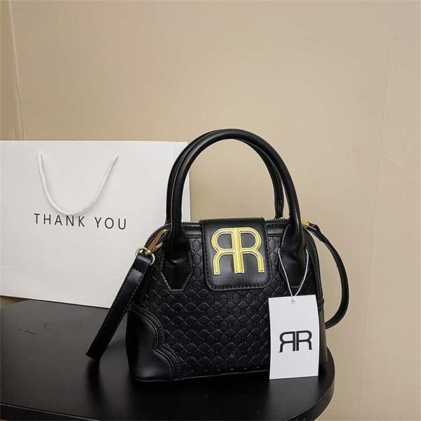 

2023 new handbag single shoulder bag women's fashion texture small square bag crossbody chain trend versatile bag 60% factory outlet sa