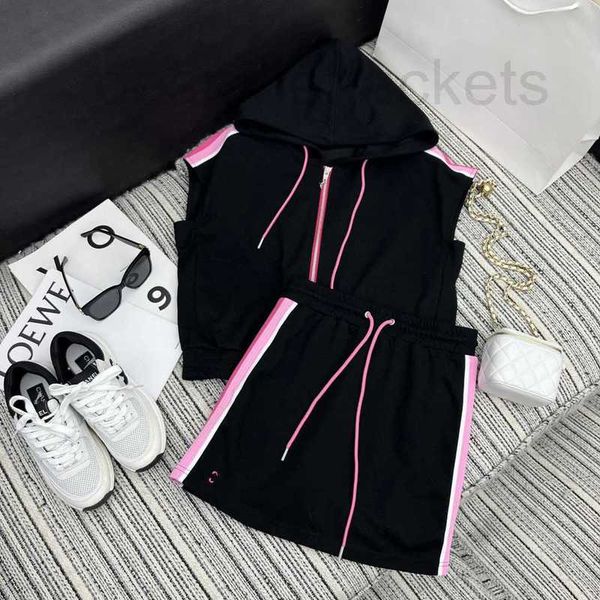 

two piece dress designer summer new contrast ribbon edge triumphal arch printed sleeveless vest hoodie with half skirt set ho1i, White