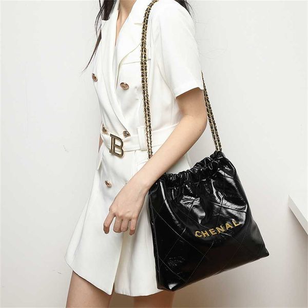 

garbage bag autumn and winter new real cowhide chain bag personalized letter water bucket bag light luxury women's bag 70% clearance ou