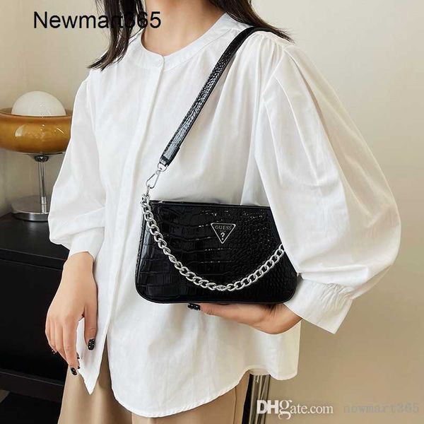 

2023 new crocodile pattern one shoulder portable bag fashion trend underarm women's bag chain bar small square bag