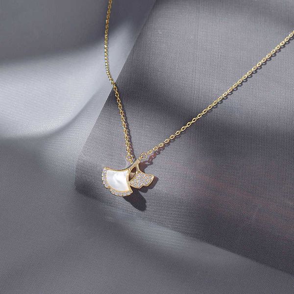 

micro inlaid double ginkgo leaf necklace feminine style versatile luxury and unique design collar chain neck chain fashion japan and south k, Black