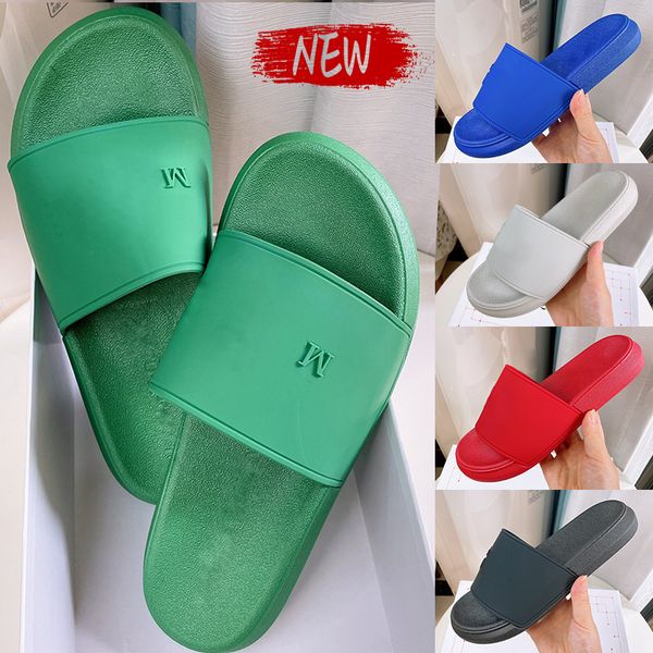 

designer pool slides slippers men women embedded logo slide sandals platform rubber slipper runners pantoufle mules black womens luxury summ